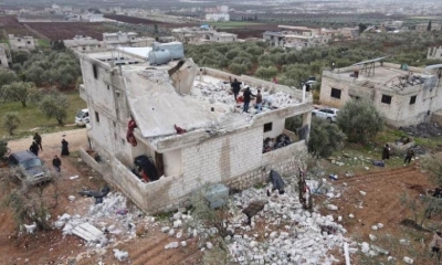 Edificio dañado después de una supuesta operación antiterrorista de las fuerzas especiales de EE. UU., en Idlib, Siria. | EFE