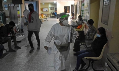 Personal de salud con trajes de bioseguridad. | JOSE ROCHA