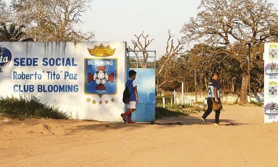 Frontis del ingreso a la sede social y deportiva de Blooming.
