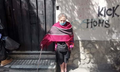La presidenta de la Asamblea Permanente de Derechos Humanos de Bolivia (Apdhb) Amparo Carvajal en inmediaciones de la cárcel de Miraflores.