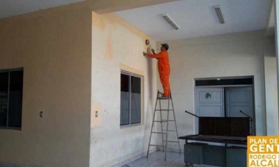 Trabajos de mantenimiento realizado por personal del Gobierno Municipal de Cercado.