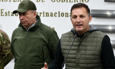 El exministro de Defensa, Fernando López, junto al exministro de Gobierno, Arturo Murillo. Foto archivo | Agencias