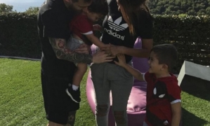 Después de los rumores, Roccuzzo compartió una foto en Instagram en la que anuncia la llegada de su tercer hijo / Foto. Instagram