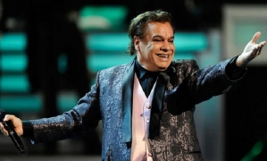  El cantante Juan Gabriel en uno de sus conciertos. Foto: Internet