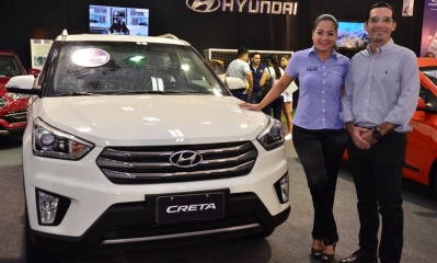 3. Rosario Villavicencio, jefe de Ventas_ Luis Enrique Montaño, Gerente de Marca H yundai/Foto. Kreab