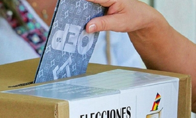 Una persona emite su voto en las pasadas elecciones. Foto: APG-archivo