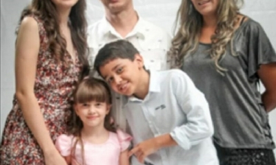 Samira, Leandro y Beatriz con sus padres Lucinha y Sandro.