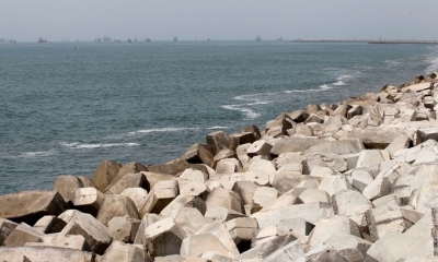 Buques y petroleros, en el horizonte de la costa del puerto de Lagos (Nigeria)