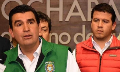 El alcalde José María Leyes y su abogado, Sergio Coca.