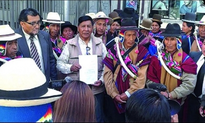 El Alcalde de Caquiaviri y sus seguidores.