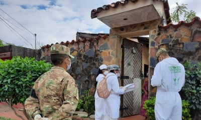 Voluntarios y militares realizan los trabajos de rastrillaje en Santa Cruz. / Foto: Archivo