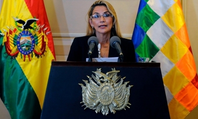La presidenta del Estado, Jeanine Añez