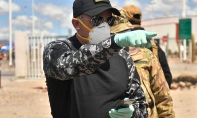 Ministro López en los controles fronterizos en Pisiga, frontera con Chille. (Foto: APG)