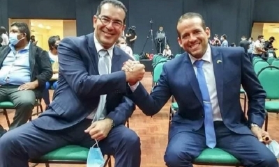 El vicegobernadorMario Aguilera, el Gobernador de Santa Cruz, Fernando Camacho  