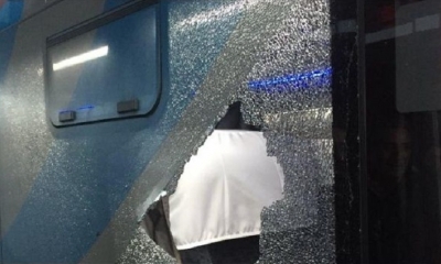 Estado de las ventanas del autobus de San Lorenzo en Chile. 