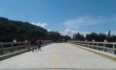 Puente en Tolomosa entregado e inaugurado por el presidente Evo Morales. Foto: Btv (Facebook)