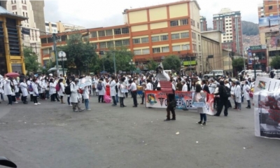Los médicos mantienen un paro indefinido de actividades desde el pasado 23 de noviembre.