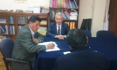 El viceministro Flores y el Jefe de la Cooperación de la Embajada de Francia, Patrick Riba./Foto. RRSS