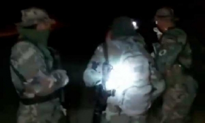 Trasladaron a las detenidas en horas de la noche. Foto: captura de pantalla.