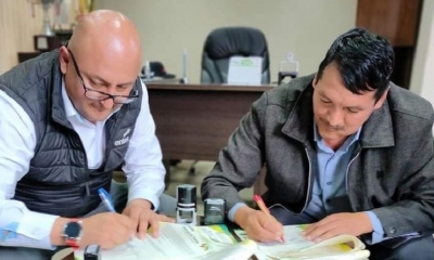 Rodrigo Grájeda Pérez y el alcalde de Tomina