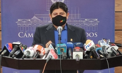 El diputado del MAS, Rolando Cuéllar, en una conferencia de prensa anterior.