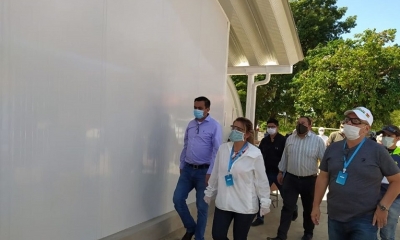 Áñez y el ministro de Gobierno, Arturo Murillo, ambos utilizan la tarjeta esterilizadora  