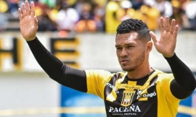 El delantero Rolando Blackburn es uno de los que dejó el Tigre. 