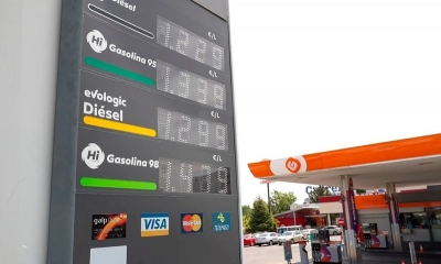 El precio de venta al público de los carburantes viene determinado además por la alta carga impositiva. En España.