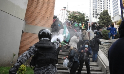 Maestros fueron gasificados en La Paz 