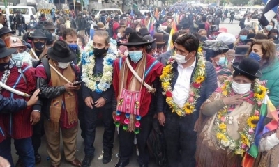 Los candidatos del MAS en La Paz, fueron en caravana a inscrirse | MAS 
