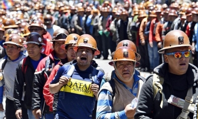 Trabajadores mineros marcharon en apoyo al gobierno de Evo Morales.  