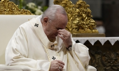 El Papa Francisco en la basílica papal de San Pedro en la Ciudad del Vaticano, el 2 de febrero de 2022.