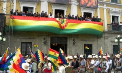 Los pueblos indígenas también participan en el acto del Día del Estado Plurinacional.