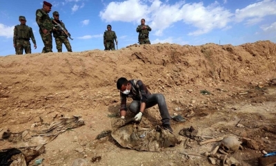 200 fosas comunes en Irak.
