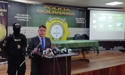 El director de la FELCC de La Paz, Cnl. Johnny Aguilera, informa que buscan al cabecilla de la organización criminal Los Quino. Foto: ABI