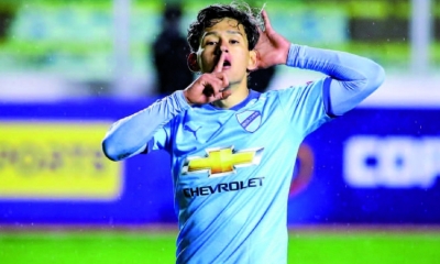 Ábrego celebra uno de los goles que anotó este año.