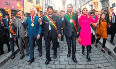 Alfredo Rada, García Linera, Evo Morales, Luis Revilla y su esposa marcharon en primera fila. Foto: EL DEBER
