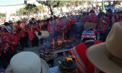 Ofrenda a la Pachamama en Plaza Murillo.