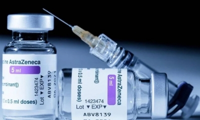 La vacuna de AstraZeneca/Oxford es objeto de polémicas, que alimentan la desconfianza.