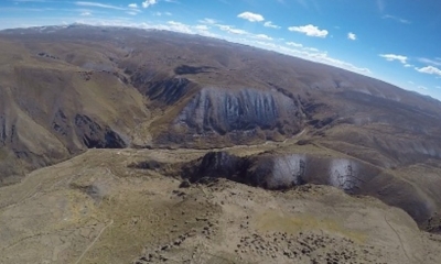 Los Muros de Chacara construidos de piedra apilada forman gigantescas figuras y fueron descubiertos a 35 kilómetros de la capital folklórica del país.