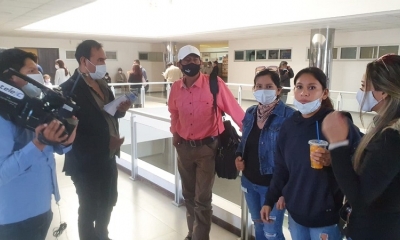 Familiares de la víctima de feminicidio en Sacaba