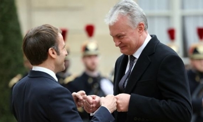 El presidente lituano Gitanas Nauseda con el francés Emmanuel Macron.