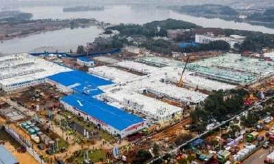 Foto aérea captada este domingo del hospital que se construyó en diez días en la ciudad de Wuhan, | Fuente: AFP 