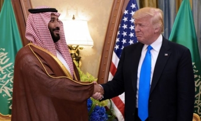El presidente estadounidense, Donald Trump, agradeció el miércoles a Arabia Saudita por la caída en los precios del crudo.