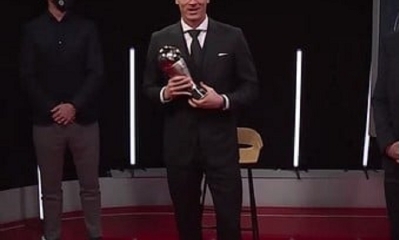 El polaco se impuso en la terna a Lionel Messi y Mohamed Salah y obtuvo su segundo galardón de la FIFA consecutivo.