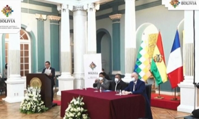 Acto de firma del convenio. 