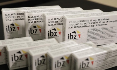 Cajas de pastillas de yodo que reparten de forma gratuita las farmacias belgas (Thierry Roge / AFP)