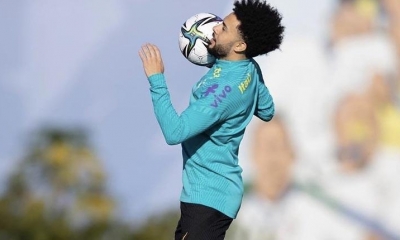 El brasileño Claudinho en entrenamiento de su selección. | @CBF_Futebol