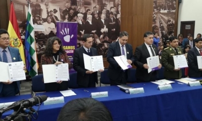 Los representantes de las instituciones que firmaron el convenio. | Twitter