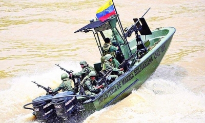 Infantería de Marina venezolana en el río Arauca, en el estado de Apure. | EFE